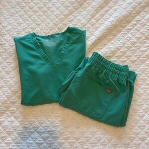 FIGS Surgical Green Scrub Set Size Small